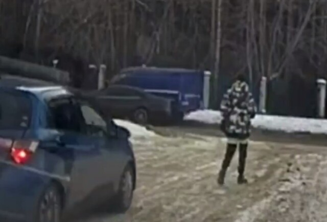 В Ангарске водитель легкового автомобиля выезжал со второстепенной и столкнулся с почтовым фургоном