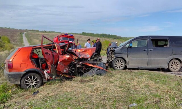 Лобовое столкновение в Тульской области: погибли два пассажира «Фольксвагена» 