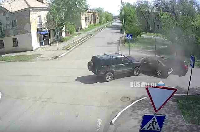 Столкновение трех машин в Казахстане