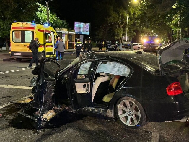 Момент смертельного ДТП в Анапе: таксист не уступил дорогу BMW 