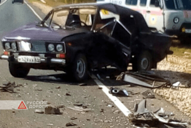 Женщина-водитель «Жигулей» разбилась на трассе в Саратовской области 