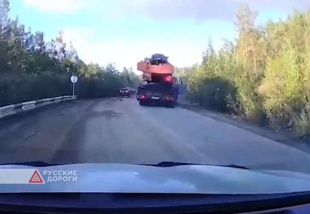 В Якутии у автокрана отказали тормоза