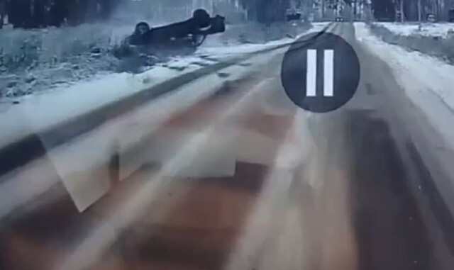 «На ходу внезапно включился ручной тормоз»: китайский автомобиль перевернулся под Нижним Новгородом 