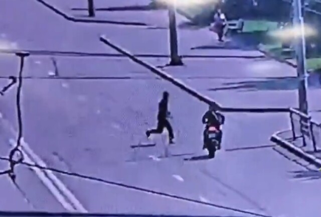 В Екатеринбурге пешеход угодил под мотоцикл и погиб