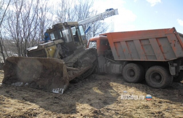 Раздавило трактором 