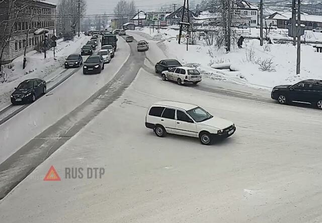 ДТП на перекрестке в Усть-Куте