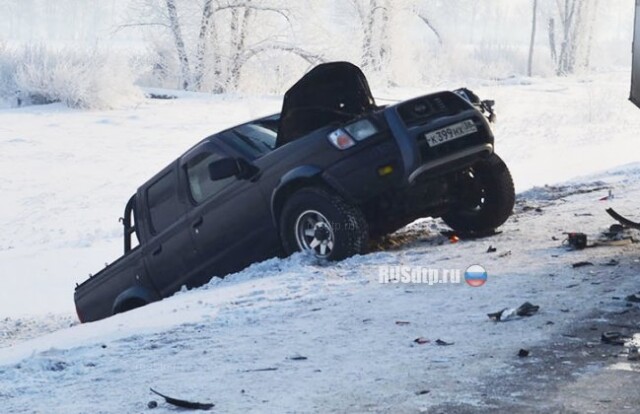 Четыре автомобиля и автобус столкнулись в Иркутской области 