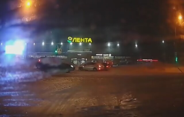 ДТП в Новосибирске: один завершал маневр, а другой двигался на красный 