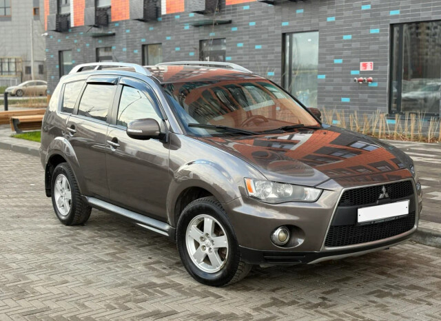 Mitsubishi Outlander XL: чего ждать после 200 тысяч км пробега? 