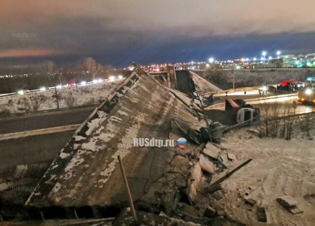 В Оренбурге обрушился автомобильный мост 
