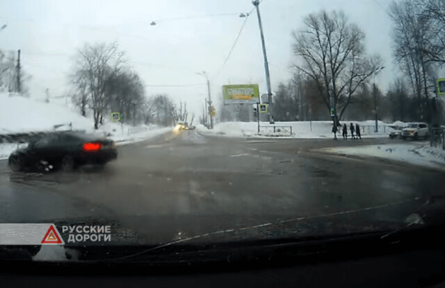 Столкновение на перекрестке в Петербурге