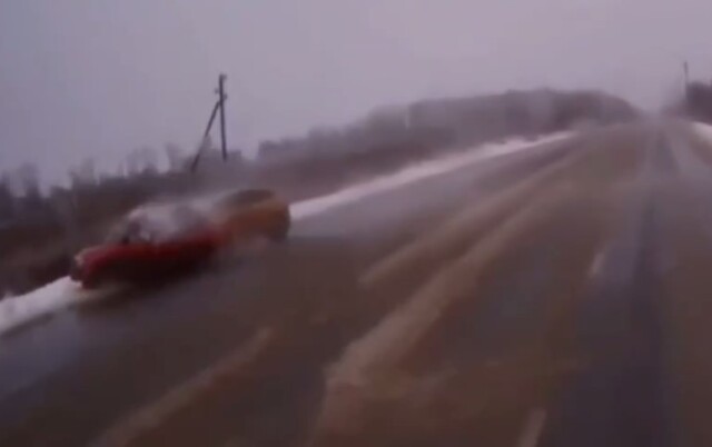 Момент смертельного ДТП в Череповце попал в объектив видеорегистратора