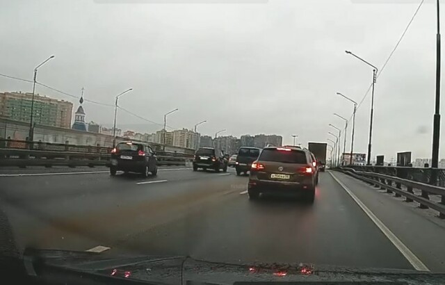Массовое ДТП произошло на Московском шоссе в Санкт-Петербурге