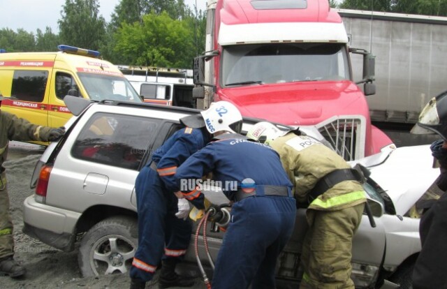 Два человека погибли в ДТП на Гусинобродском шоссе в Новосибирске 