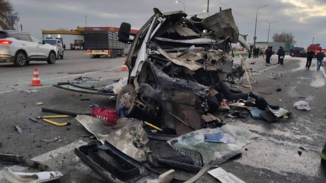 Автобус и бензовоз столкнулись на Кубани: есть погибшие и пострадавшие 