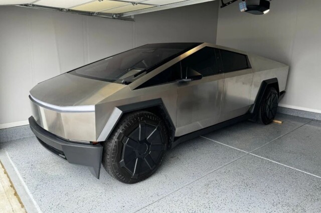 «Очень странная машина»: реальный отзыв об электромобиле Tesla Cybertruck 