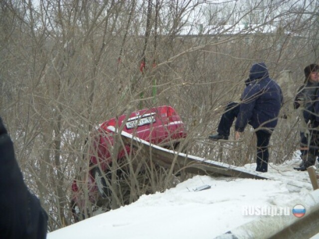 Улетела с моста 