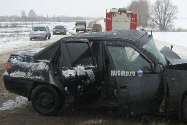 Два автомобиля столкнулись в Липецкой области. Погиб человек 