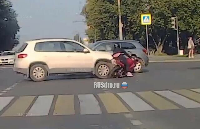 Удиравший от полиции мотоциклист попал в ДТП в Екатеринбурге