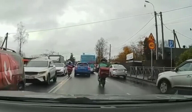 «Разбил зеркало»: конфликт на дороге запечталела камера