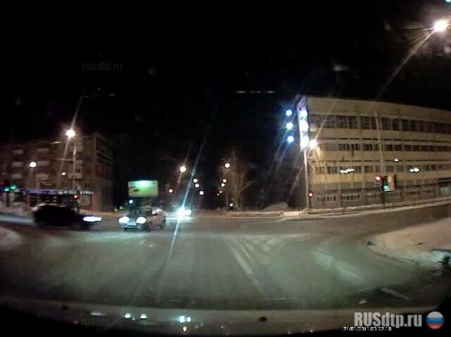 Авария на перекрестке в Екатеринбурге 