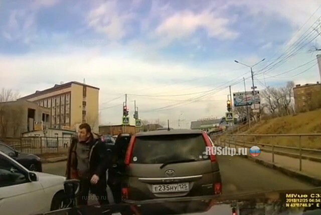 Дорожные разборки во Владивостоке