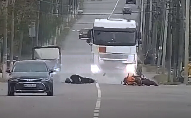 ДТП в Каменском: водитель большегруза объезжал выбежавшую на дорогу кошку и убил человека