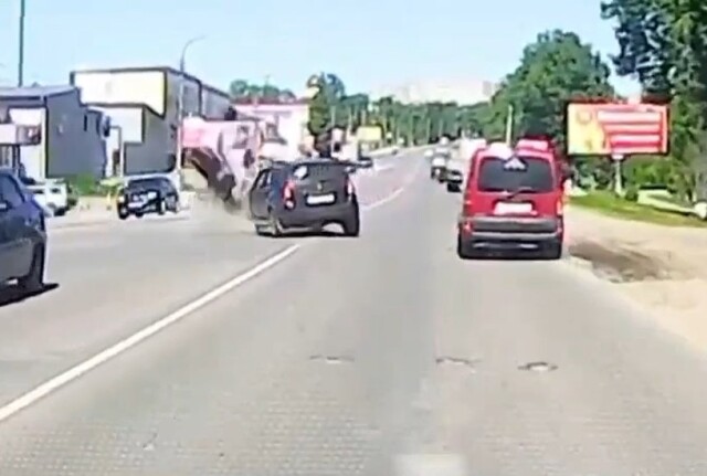 ДТП в Мценске: мотоциклист при обгоне столкнулся с автомобилем 