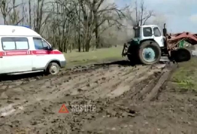 В Австралии 95-летний фермер несколько дней провел в грязи после падения с трактора