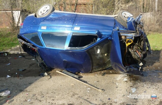 В Кирове водитель ВАЗ- 2112 \»собрал\» три автомобиля на встречке 