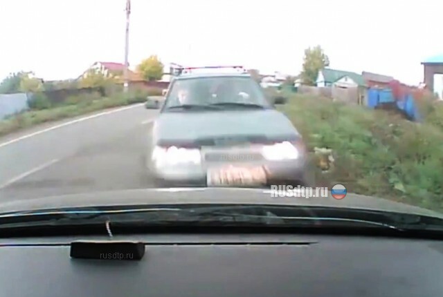 Лобовое столкновение двух машин в Магнитогорске запечатлел видеорегистратор