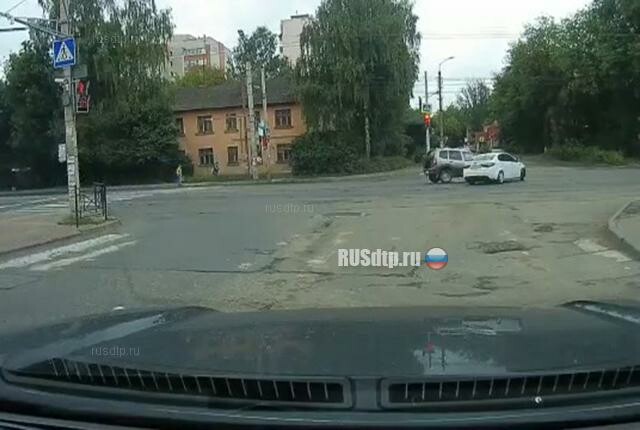 ДТП в Смоленске на перекрестке