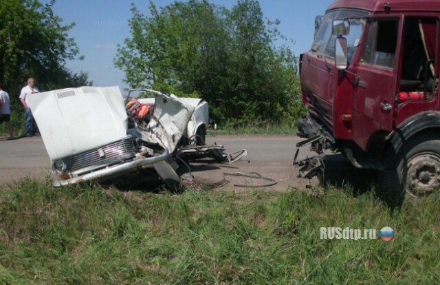 Молодежная \»копейка\» и КамАЗ 