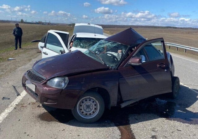 В Татарстане водитель в нарушение ПДД выехал на встречную полосу: погибли 3 человека 