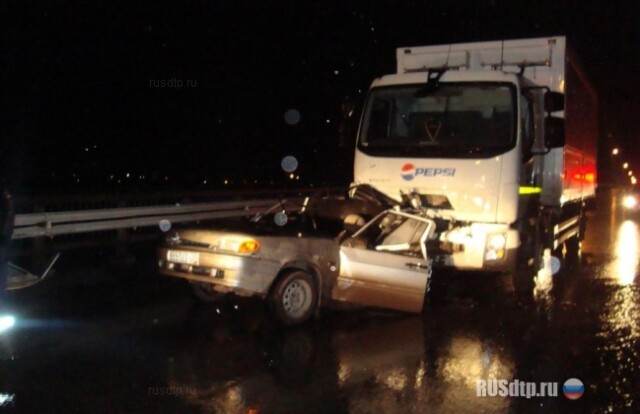 Пьяный протаранил легковушку 