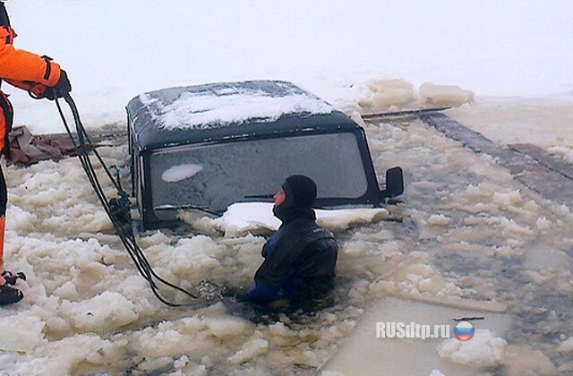 Провалился под лед 