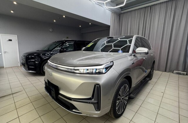 «Убийца Li9, который не часто встретишь на дорогах»: отзыв владельца гибридного Geely M9 