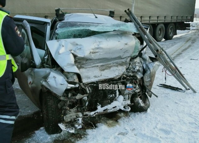 Семья с тремя детьми погибла в ДТП в Красноярском крае 