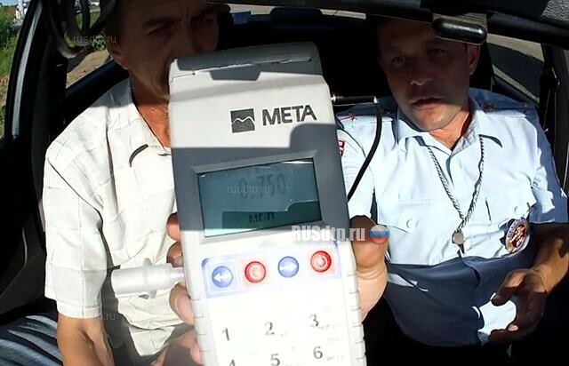 В Тольятти пьяный водитель протаранил экзаменационную машину ГИБДД