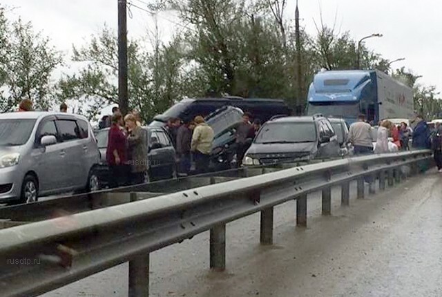 13 автомобилей столкнулись на Кайской горе в Иркутске 