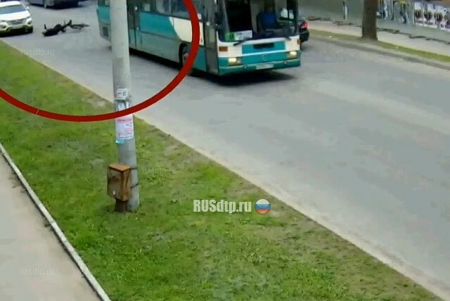 В Перми водитель автобуса сбил пожилого велосипедиста и скрылся с места ДТП