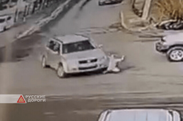 Во Владивостоке девочка попала под колеса машины