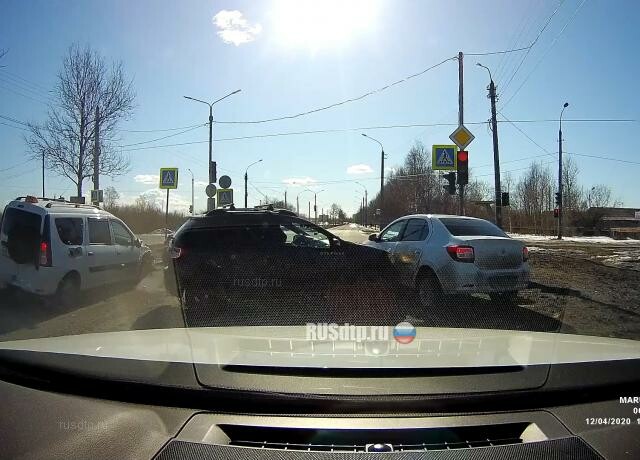 Массовое ДТП произошло на Маймаксанском шоссе в Архангельске