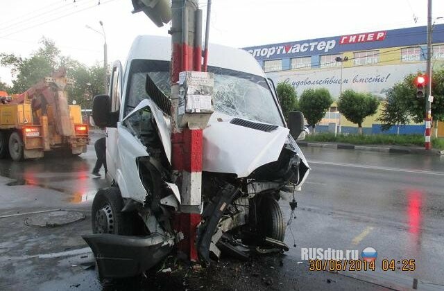 В Нижнем Новгороде в ДТП с маршруткой пострадали 12 человек 