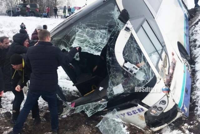 Автобус и фура столкнулись в Калининградской области. ВИДЕО 
