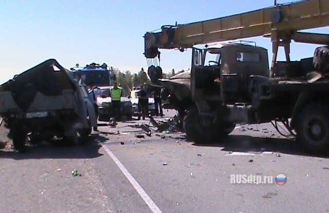 «УАЗ» подлез под «Урал» — двое погибших 