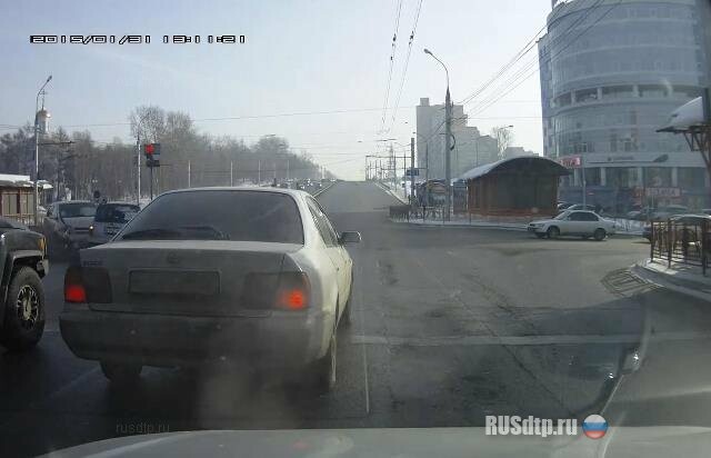Авария на перекрестке в Иркутске