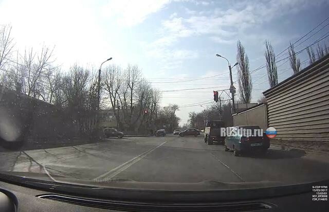 Воронеж: проезд на красный, ДТП и сбитый пешеход