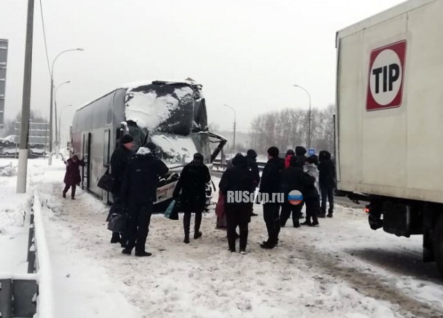 В Тульской области автобус столкнулся с грузовиком 