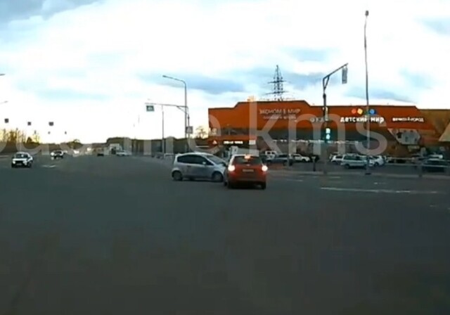 «Не был пристегнут ремнем безопасности и получил травмы»: два автомобиля столкнулись в Комсомольске-на-Амуре 